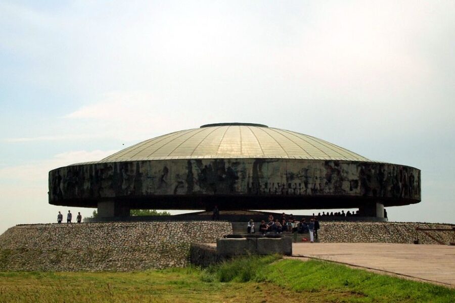 Lublin & Majdanek Small-Group Tour from Warsaw with Lunch - Should you book Lublin and Majdanek with lunch?