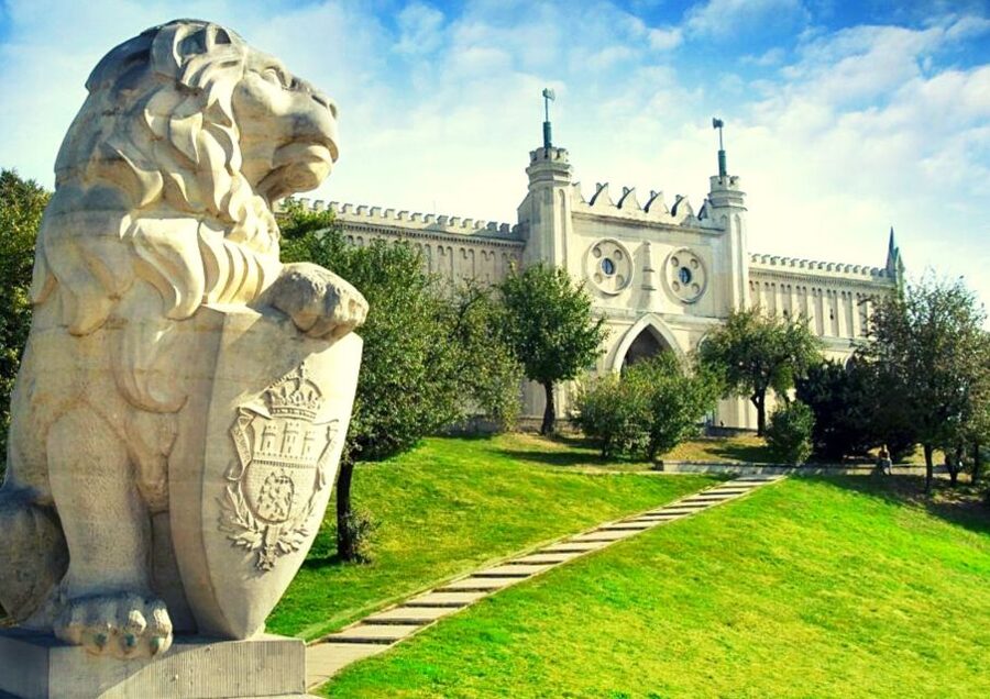 Lublin & Majdanek Small-Group Tour from Warsaw with Lunch - Timing and logistics for a one-day route from Warsaw