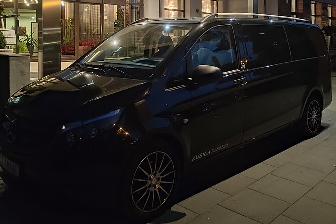 Luxury airport transfer from Lodz to Warszawa Chopin Airport - Łódź to Chopin Airport, the “no-brainer” transfer style