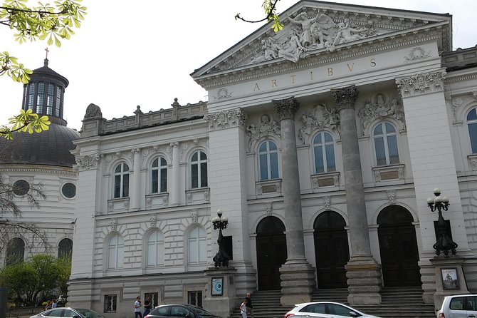 Multi-ethnic Warsaw - guided walk through the old town - Price, group style, and how it fits your schedule