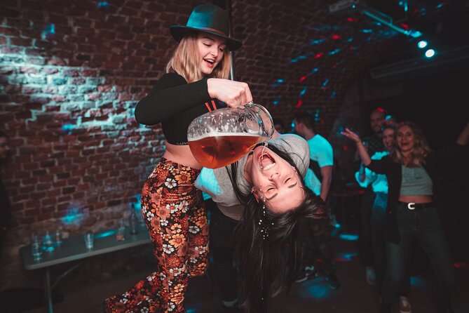 New Year's Eve Pub Crawl With 2 Hour Unlimited Alcohol + VIP Entry To Best Clubs - Frantic Club: a New Year’s Eve style fit