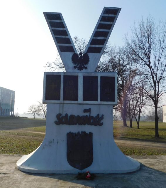 Nowa Huta – a guided tour of a utopian socialist city - Central Square and Aleja Róż: the story behind the names