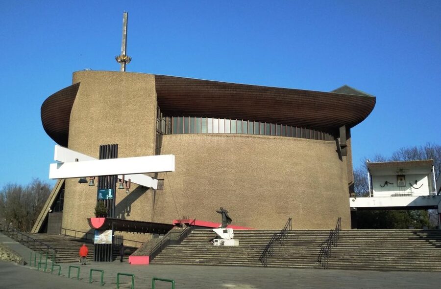 Nowa Huta – a guided tour of a utopian socialist city - The IS-2 Tank monument: when power is shown, not argued