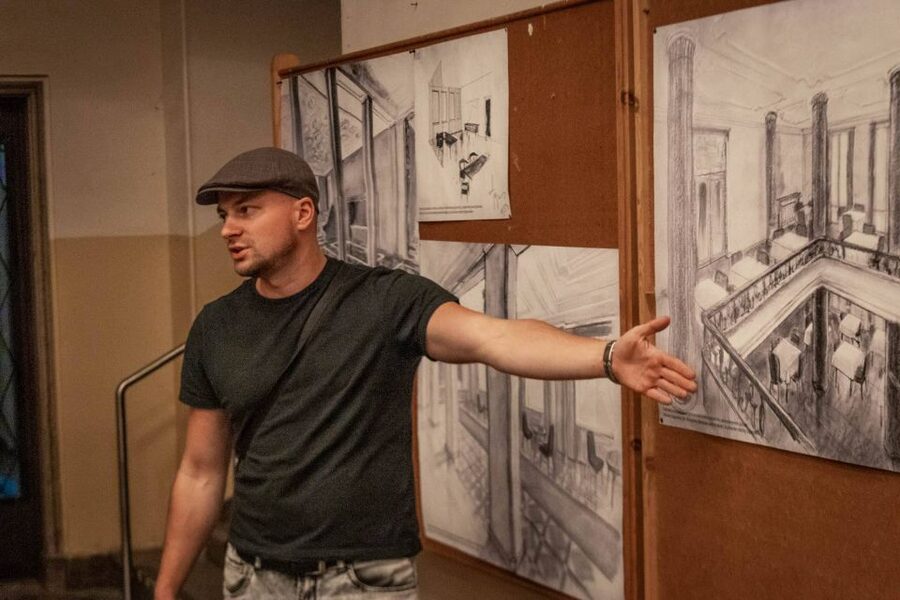Nowa Huta: Steelworks Administration Buildings/Shelters Tour - Optional vintage car photos and district sightseeing extensions