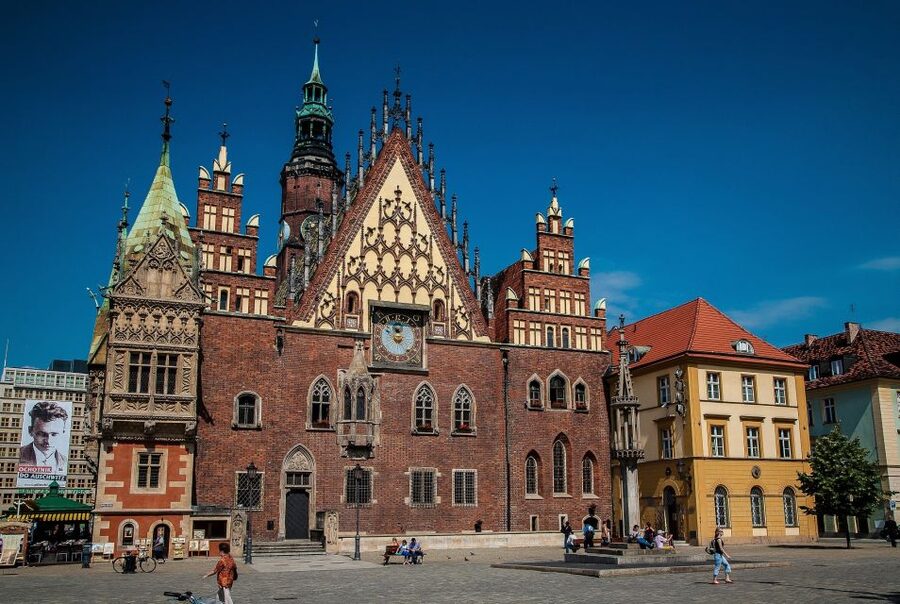 Oder river cruise and walking tour of Wroclaw - Market Square and Tenement Houses, Where the City Looks Like a Postcard