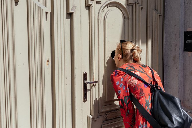 Off the Beaten Track in Warsaw: Private City Tour - Where the tour starts, and how the route makes sense