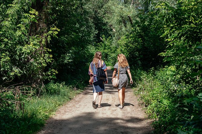 Off the Beaten Track in Warsaw: Private City Tour - Stop 5: Miejski Ogrod Zoologiczny w Warszawie, park time with a zoo setting