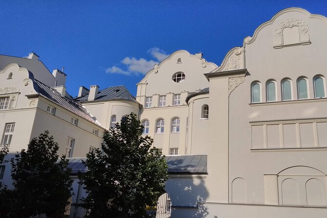 Offbeat Warsaw: Explore the Edgy & Artsy Praga District - Getting There and Starting at plac Weteranów 1863 Roku