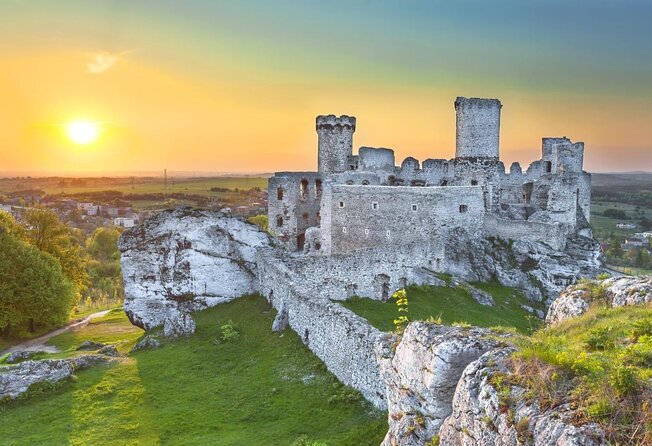 Ojców National Park and Ogrodzieniec Castle Tour from Krakow - How the 8-hour schedule feels in real life