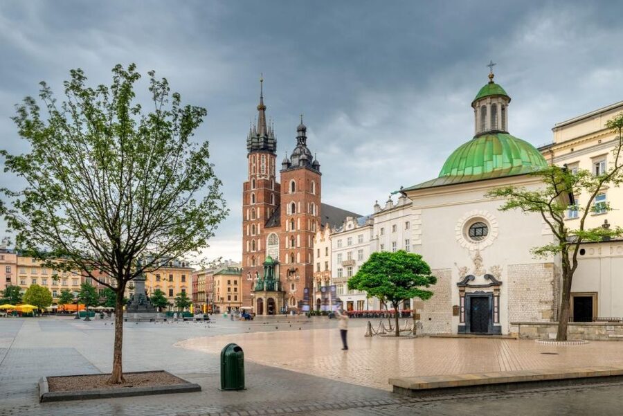 Old Town short guided walk with entry to St. Mary's Basilica - Key points worth knowing before you go
