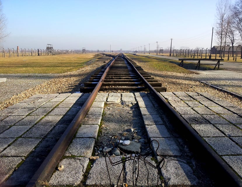 Oswiecim: Auschwitz-Birkenau Skip-the-Line Entry Tickets - Key Things You’ll Notice on This Auschwitz-Birkenau Tour