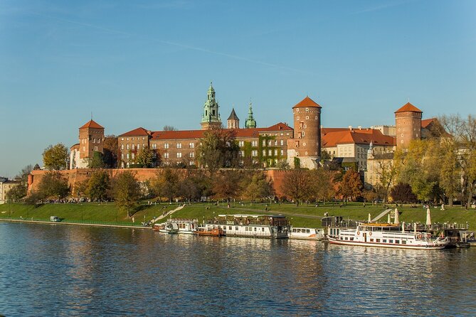 Panorama of Krakow from the Vistula River during an hour-long cruise - Onboard audio and video, and how to use it well