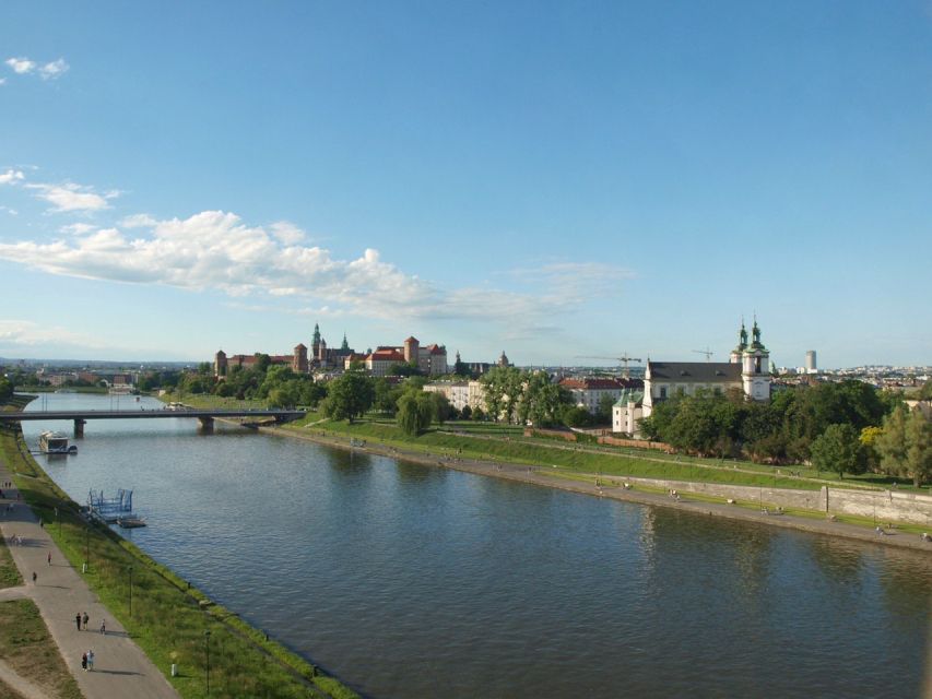 Picturesque Cruise on the Vistula in the Heart of Krakow - A 1-hour Vistula cruise that makes Krakow click