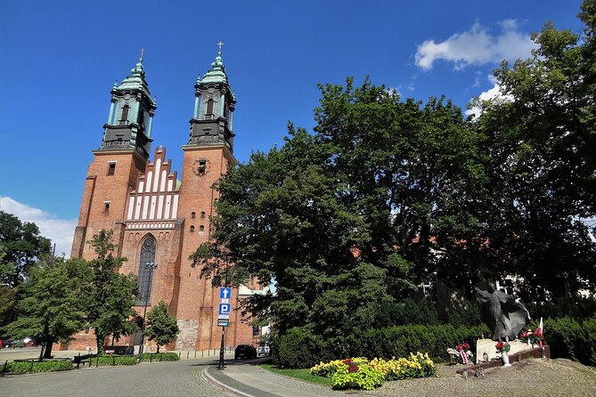 Private 3-hour Poznan Old Town Tour - Poznań Town Hall: the billy goats, the arcade loggia, and the Revival Hall