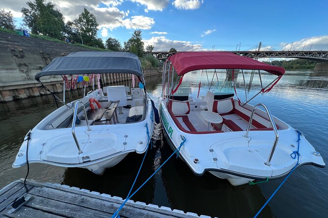 Private Cruise on Vistula in Warsaw for 9 with our Helmsman - Getting on board at Bulwar Bohdana Grzymały-Siedleckiego