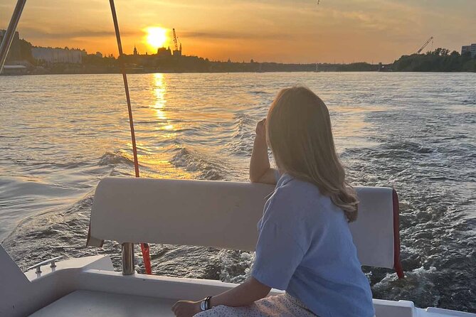Private Cruise on Vistula in Warsaw for 9 with our Helmsman - Price and value for a private boat up to 9 people
