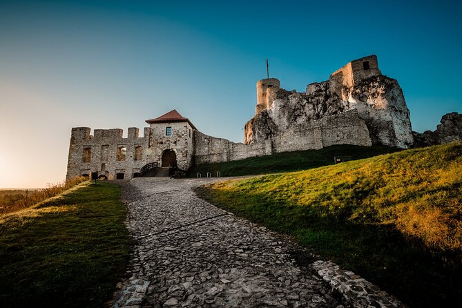 Private Guided Tour to Trail of the Eagles Nests from Krakow - Korzkiew Castle: stepping into the Eagles’ Nests world (and why the setting matters)