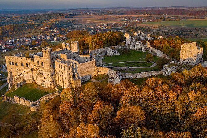 Private Guided Tour to Trail of the Eagles Nests from Krakow - Pieskowa Skała Castle: Renaissance courtyard details you can actually spot