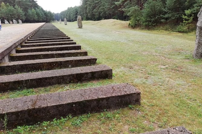 Private half-day tour to Treblinka with hotel pickup - POLIN Muzeum Historii Zydow Polskich: a focused setup in 10 minutes