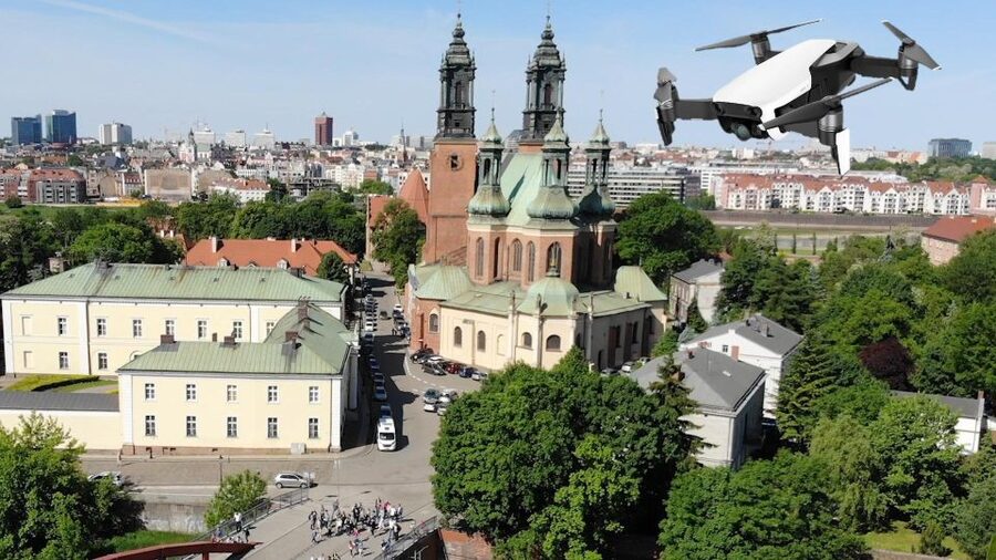 Private Icons of Poznań - St. Peter and St. Paul Cathedral interior: a style sweep in one stop