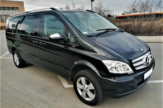 Private Round-Trip Transfer: Warsaw Chopin Airport (WAW) - Meet-and-greet at WAW: where you actually find the driver
