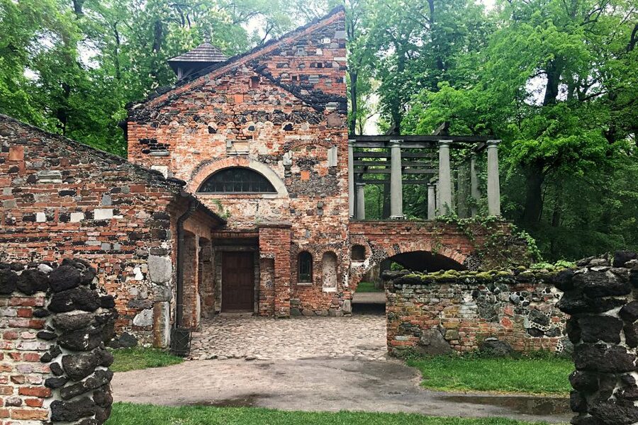 Private Tour From Warsaw: Łowicz Mazovian Countryside - Price and value: is $294 per person a fair deal?