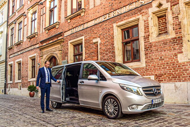 Private Transfer from/to the Krakow Airport - Vehicle Feel, Timing, and What 30 to 50 Minutes Really Means