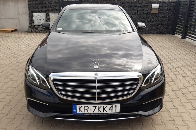 Private transfer: Krakow Airport - Krakow City - What the English-Speaking Driver and Direct Drop-Off Solve