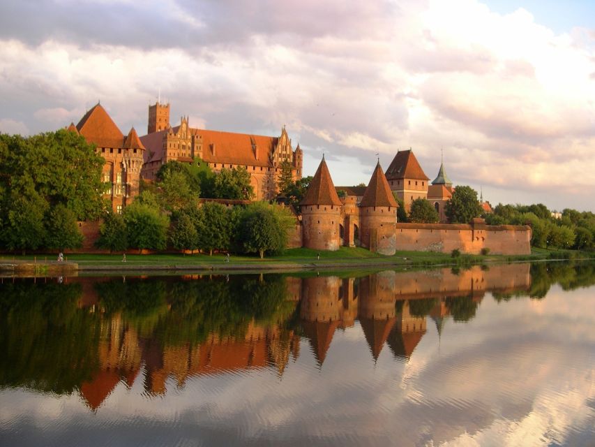 Private transportation to the Malbork Castle from Gdansk - What the driver actually does for you on arrival