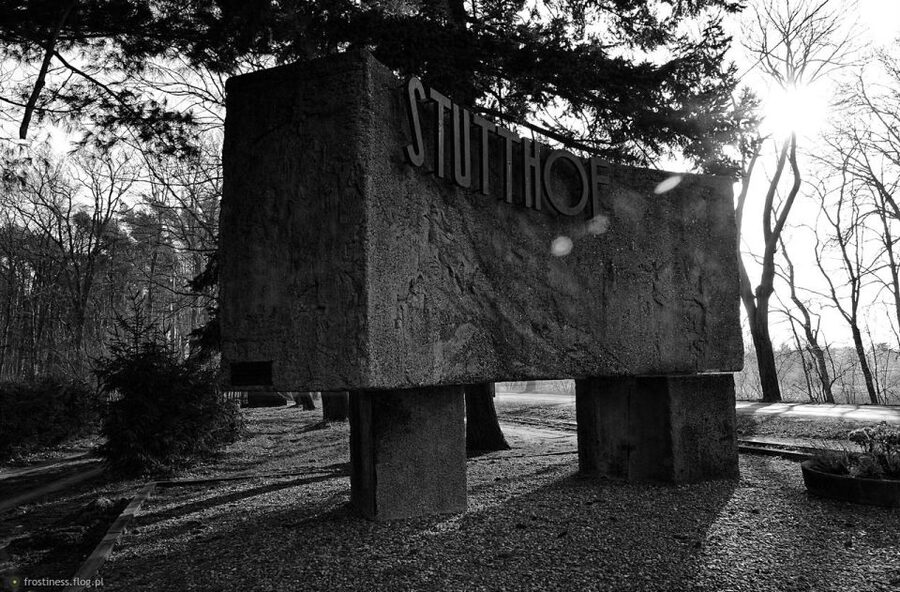 Private transportation to the Stutthof Concentration Camp 4h - Old and new camp quarters: how to make sense of the museum in two hours