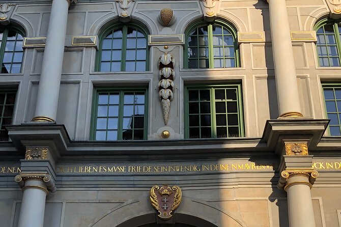 Private Walking Tour of Old Gdańsk with an architect-guide - St. Mary’s Church: The Noon Chimes You Can Time