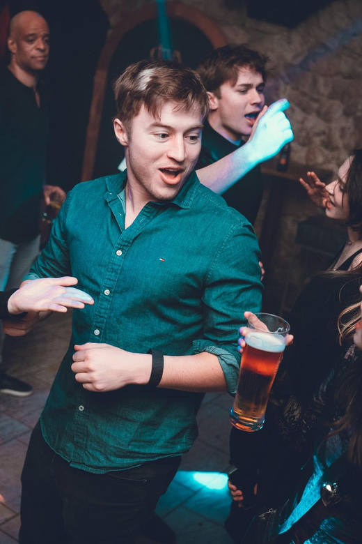 Pub Crawl - 1-hour Open Bar then Vip to 5 Clubs - Krakow - Price and Value: What $34 Buys in a Night of VIP Hops