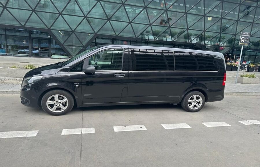 RoundTrip from Krakow to Auschwitz + Entrance Tickets - Between Auschwitz I and Birkenau: a short transfer you will feel