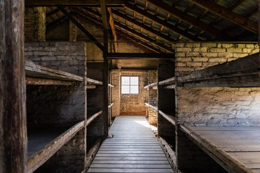 RoundTrip from Krakow to Auschwitz + Entrance Tickets - What to bring, and what you should skip