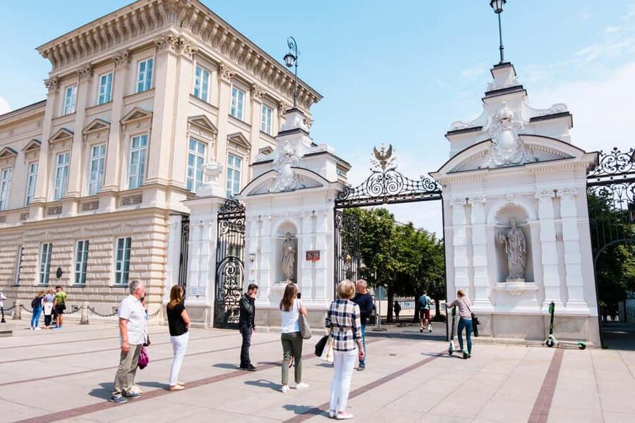 ROYAL & COMMUNIST WARSAW walking tour in English - Presidential Palace and the power story in the city center