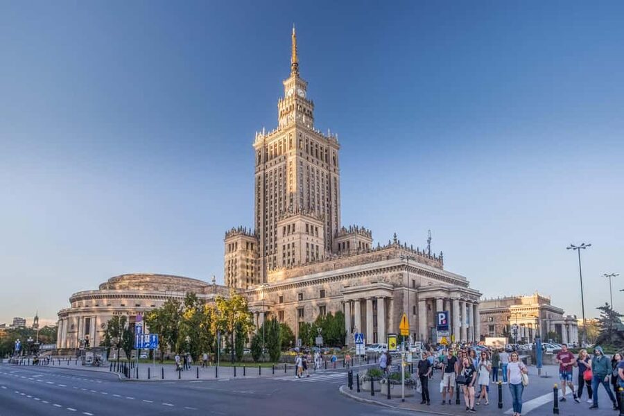 ROYAL & COMMUNIST WARSAW walking tour in English - Hotel Warszawa (in the Prudential Building) twice for better angles