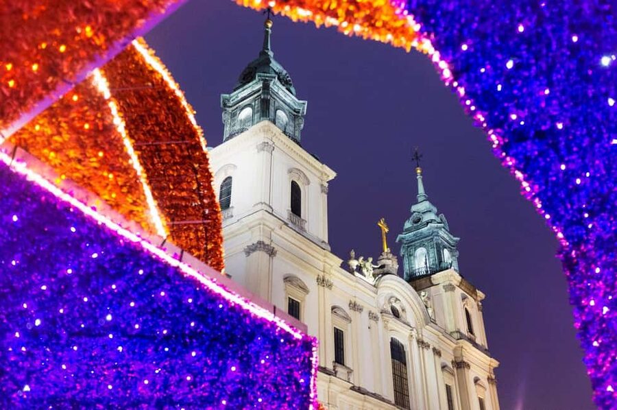 ROYAL & COMMUNIST WARSAW walking tour in English - Holy Cross Church and the art of short, meaningful stops