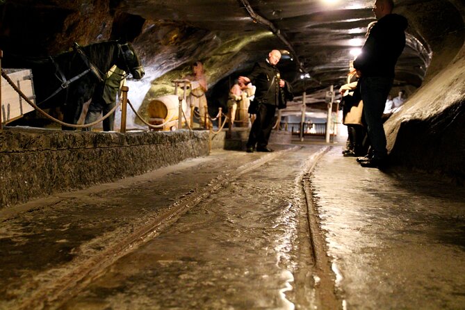 Salt Mine Wieliczka Guided Tour from Krakow - What Makes the Guide Matter on a Mine Tour