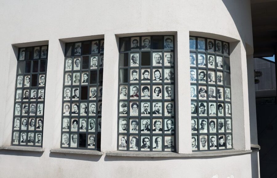 Schindler's Factory and Jewish Ghetto Guided Tour - Inside the exhibition: Kraków under Nazi occupation, 1939-1945, through daily life