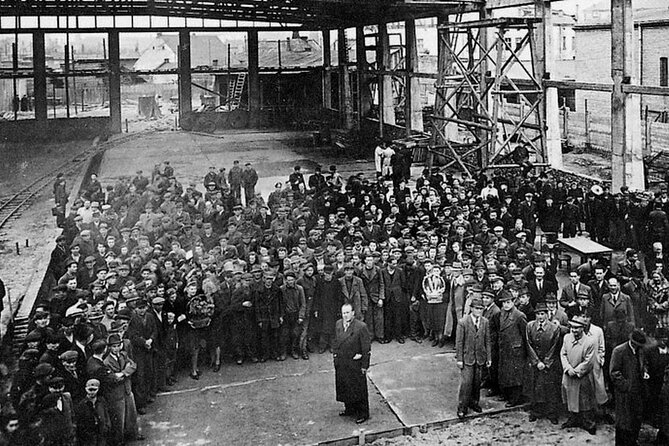 Schindler's Factory in Krakow: Guided Tour & Skip the Line Ticket - Meeting point at Lipowa 4, and how to avoid start-of-tour chaos