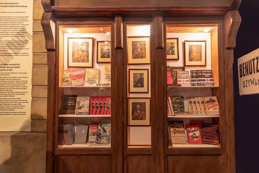 Schindler's Factory Museum Guided Tour - Krakow - The value of live guides, what you actually get from the commentary
