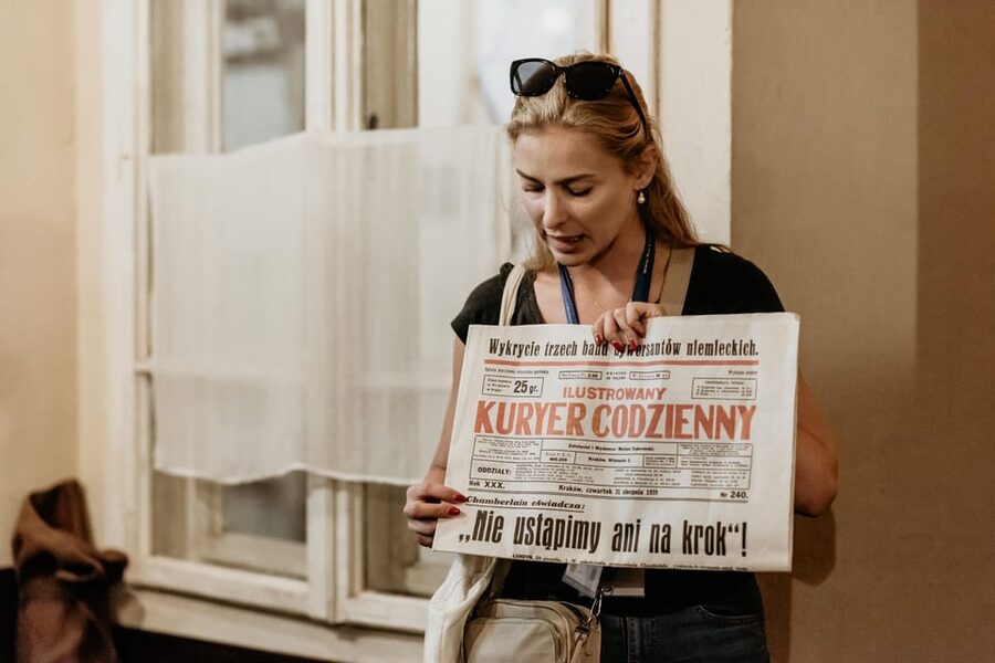 Schindler's Factory Museum in Krakow - Guided Tour - Languages, guide quality, and what you can expect from the storytelling