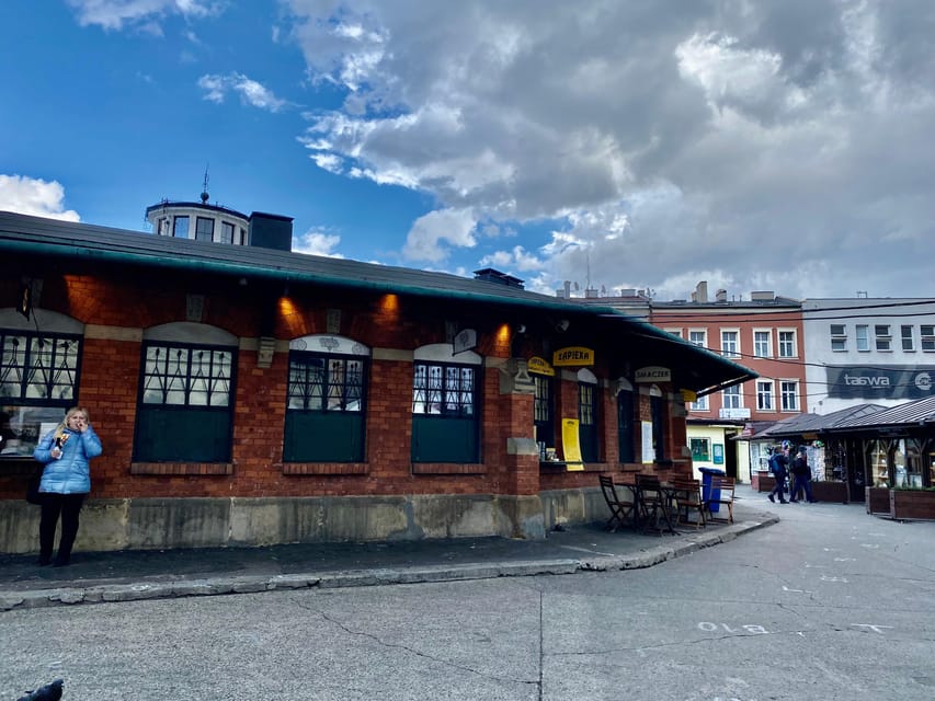 Schindler's List Movie Tour: Historic Sites & Film Location - Starting on ul. Szeroka near the Old Synagogue, and why the tour begins there