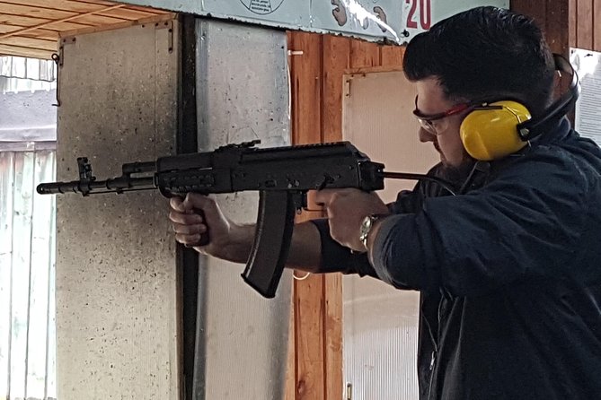 Shooting Krakow+REAL GUN+priv round trip transfer from your hotel - Hotel to Range, Without the Taxi Stress