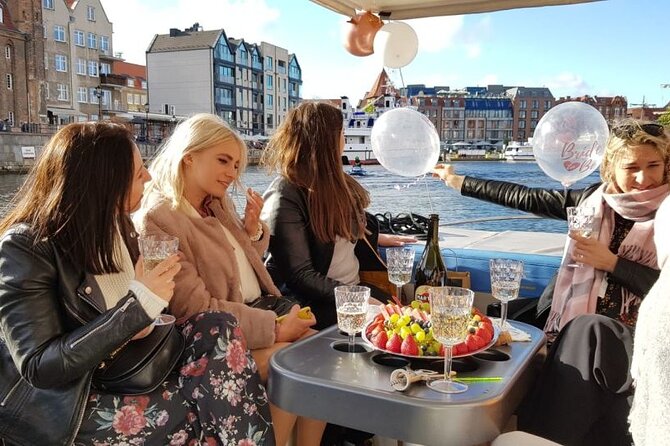 Sightseeing Cruise around the Old Town of Gdansk - Cruising Gdańsk on an Electric Boat, Not a Big Boat