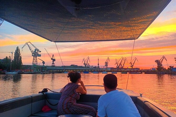 Sightseeing Cruise around the Old Town of Gdansk - Polish Hook and the Imperial Shipyard: Grain Rafts to Steamers