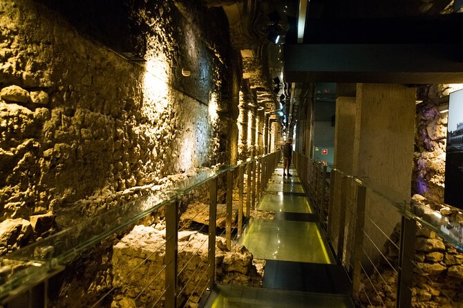 Small-group Rynek Underground Museum Guided Tour in Krakow - Visiting Cloth Hall and St Mary’s Church From the Underground Perspective