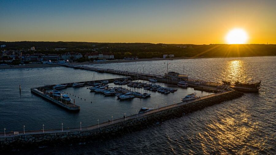 Sopot: Sunset Yacht Cruise with Welcome Drink - Sunset timing and real weather: what to expect if the sky changes