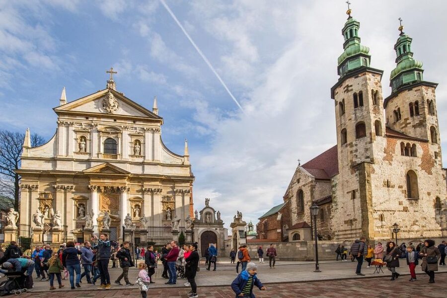 St. Mary's Basilica and more - a short walk with a guide - Should You Book This St. Mary’s Basilica and Old Town Walk?