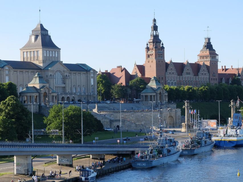 Szczecin: Old Town Highlights Private Walking Tour - Church of St. Wojciech: What to Look For Inside